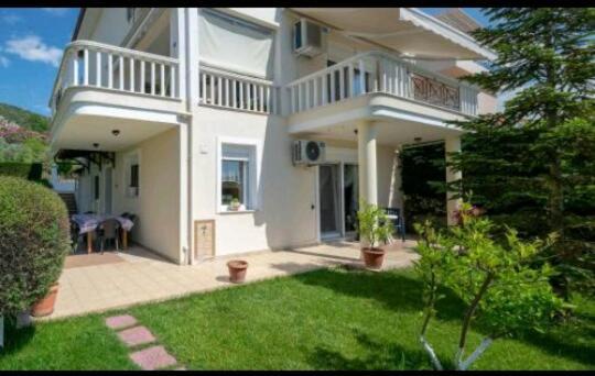 4Seasons Apartment Nea Iraklitsa ภายนอก รูปภาพ